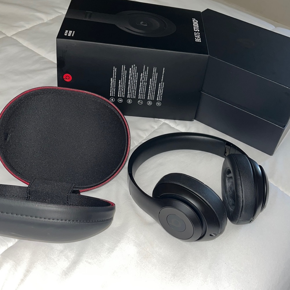 BEATS STUDIO 3 WIRELESS HEADPHONES